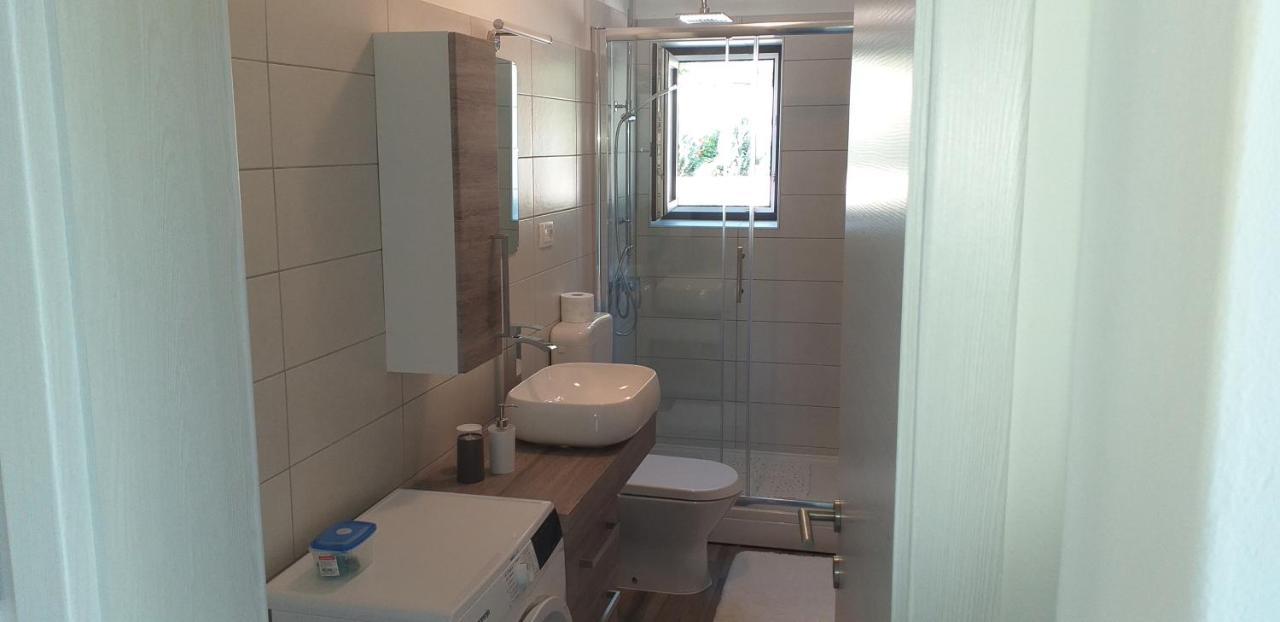 Holiday Apartments Cecilija Супетарска-Драга Экстерьер фото