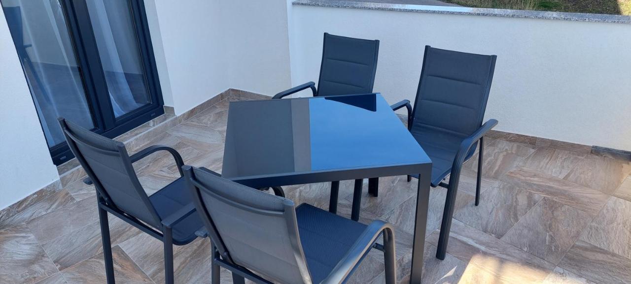 Holiday Apartments Cecilija Супетарска-Драга Экстерьер фото