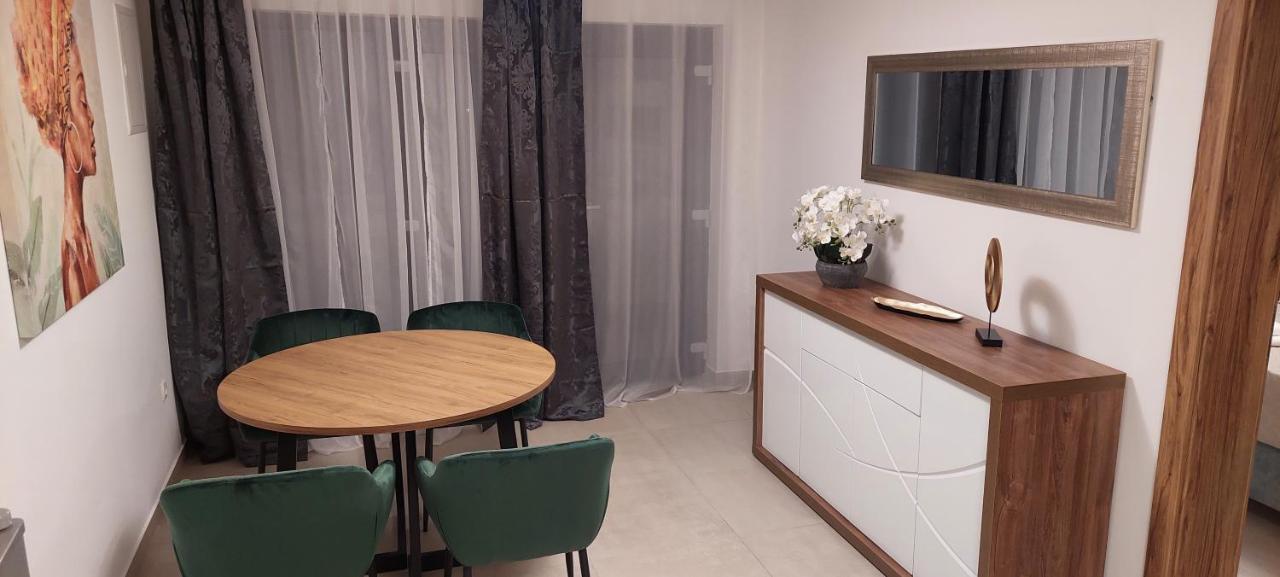 Holiday Apartments Cecilija Супетарска-Драга Экстерьер фото