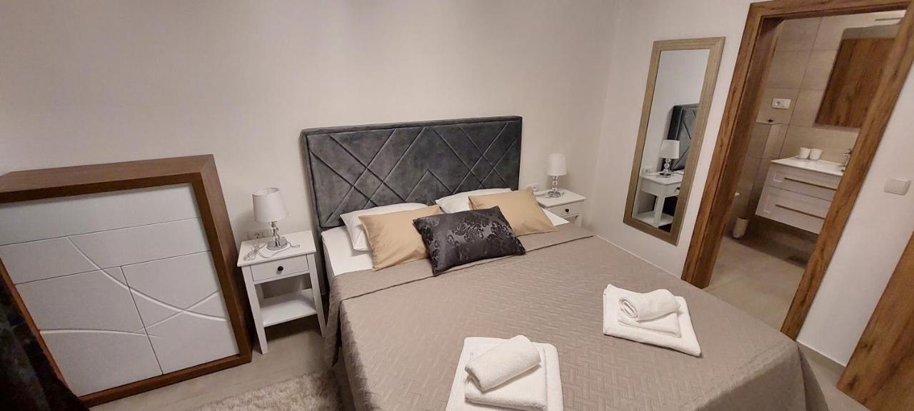 Holiday Apartments Cecilija Супетарска-Драга Экстерьер фото
