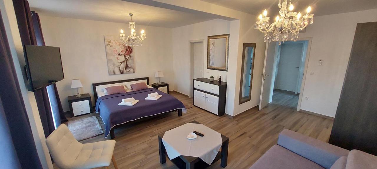 Holiday Apartments Cecilija Супетарска-Драга Экстерьер фото